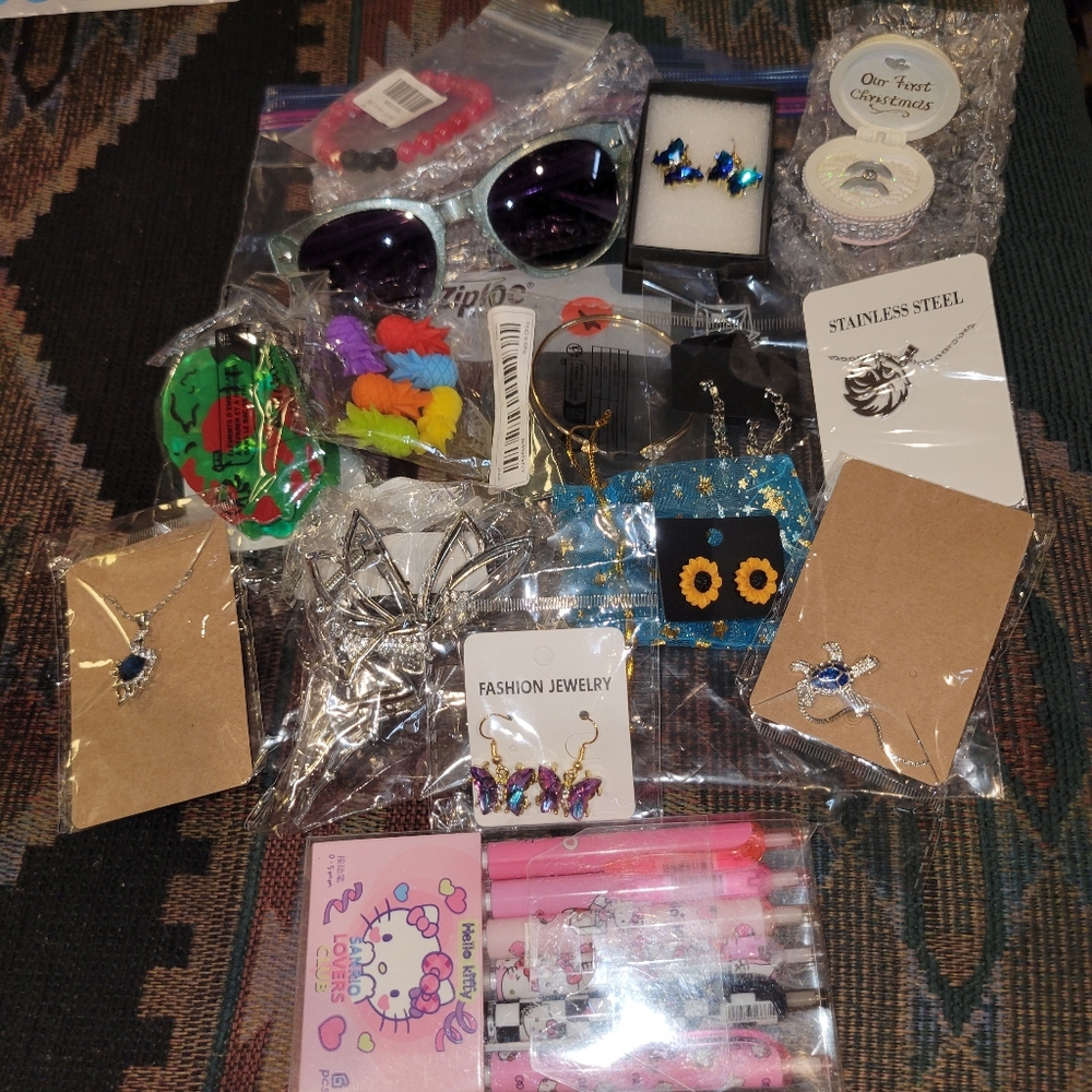 Assorted Fashion Jewelry and Accessories Lot Set 🟠⭐️
